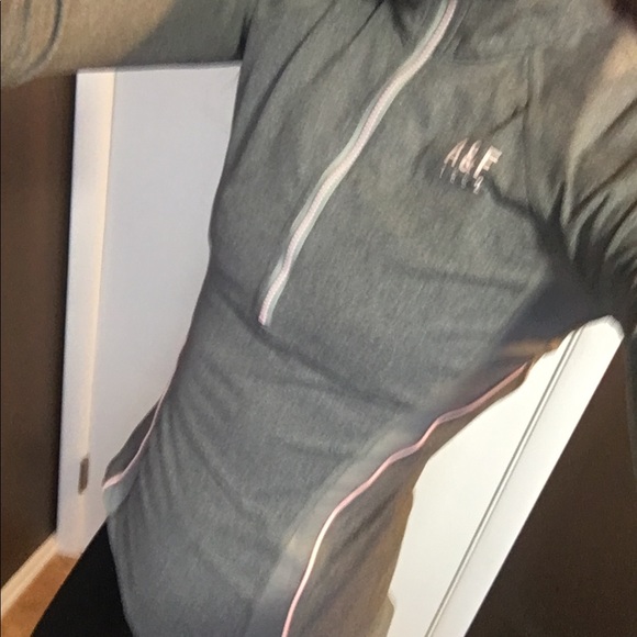 Three-quarter zip - Picture 3 of 7